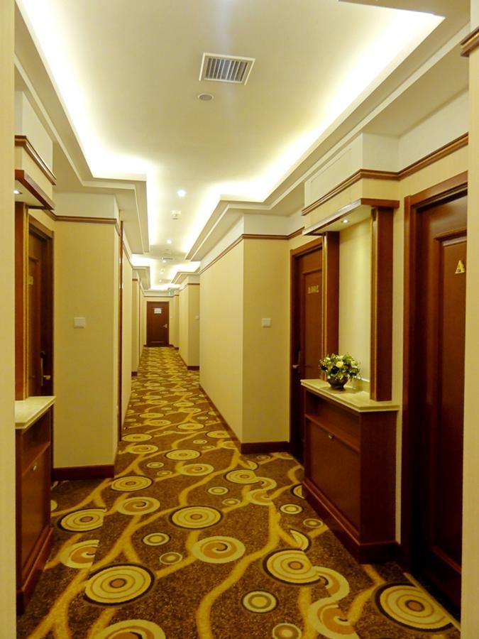 Hua Qi Kaiserdom Hotel Zhongshan Road St Michael'S Cathedral And Zhanqiao Pier تشينغداو المظهر الخارجي الصورة