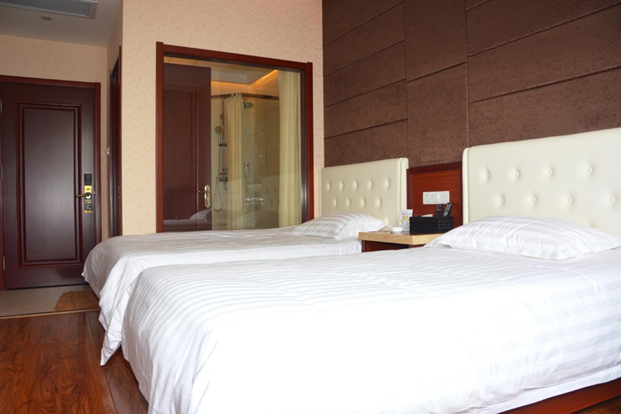 Hua Qi Kaiserdom Hotel Zhongshan Road St Michael'S Cathedral And Zhanqiao Pier تشينغداو المظهر الخارجي الصورة
