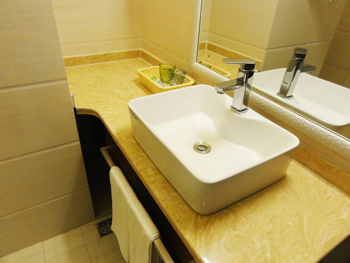 Hua Qi Kaiserdom Hotel Zhongshan Road St Michael'S Cathedral And Zhanqiao Pier تشينغداو المظهر الخارجي الصورة