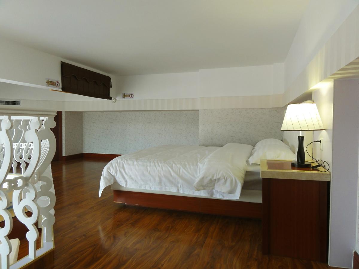 Hua Qi Kaiserdom Hotel Zhongshan Road St Michael'S Cathedral And Zhanqiao Pier تشينغداو المظهر الخارجي الصورة