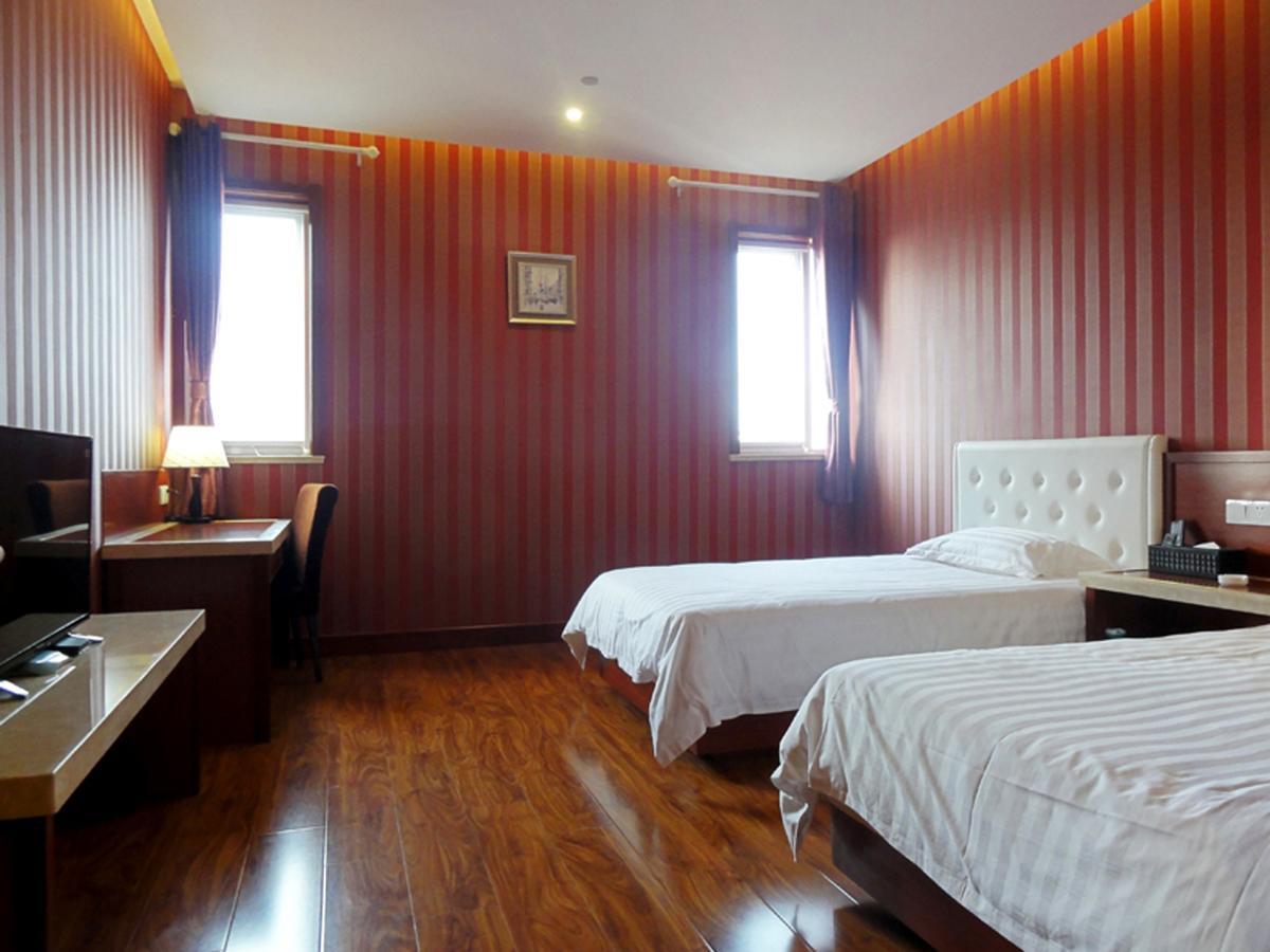 Hua Qi Kaiserdom Hotel Zhongshan Road St Michael'S Cathedral And Zhanqiao Pier تشينغداو المظهر الخارجي الصورة