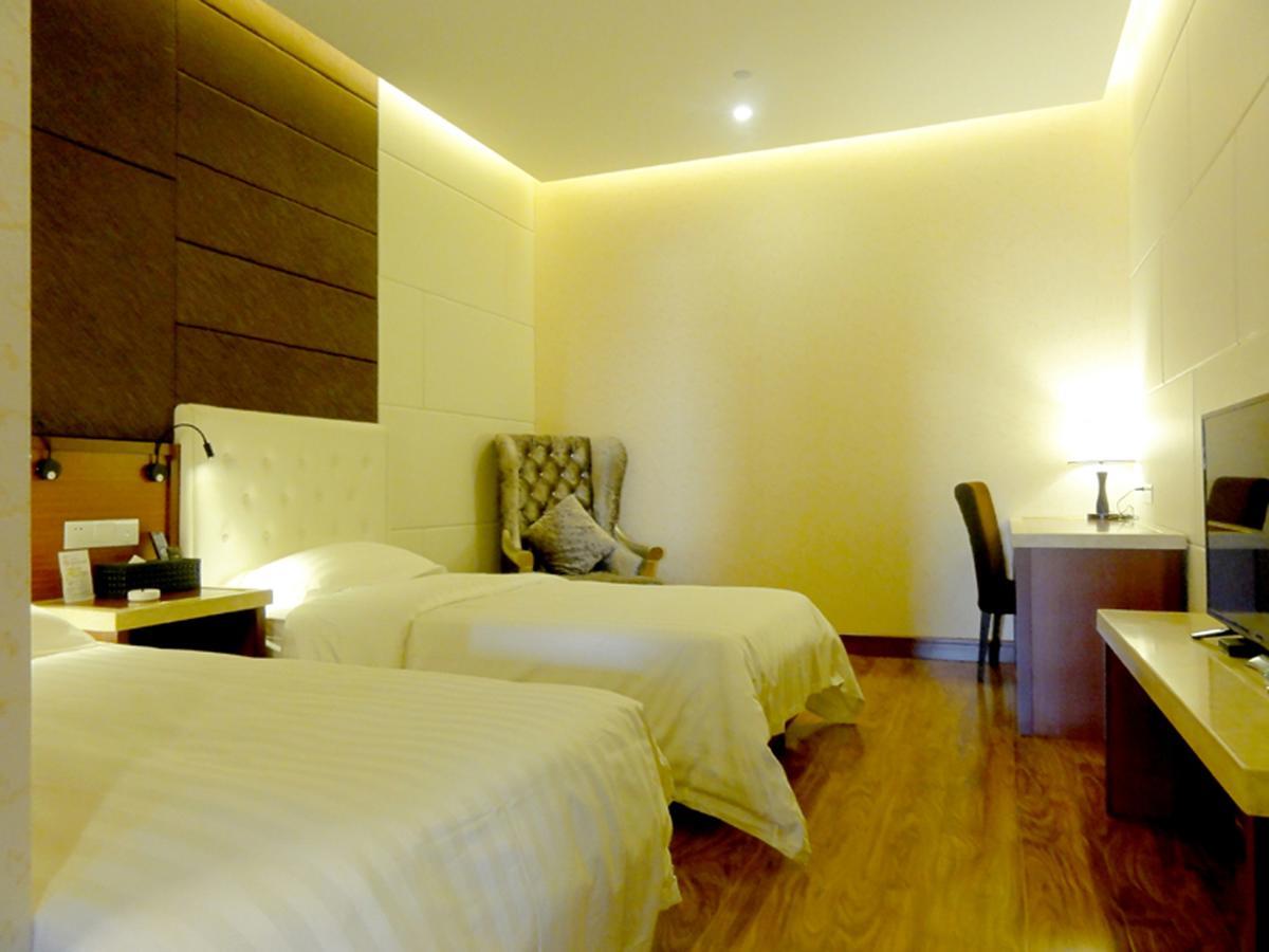 Hua Qi Kaiserdom Hotel Zhongshan Road St Michael'S Cathedral And Zhanqiao Pier تشينغداو المظهر الخارجي الصورة